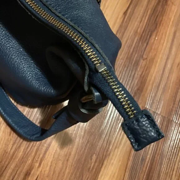 The Sak Leather Shoulder Bag - Picture 14 of 15